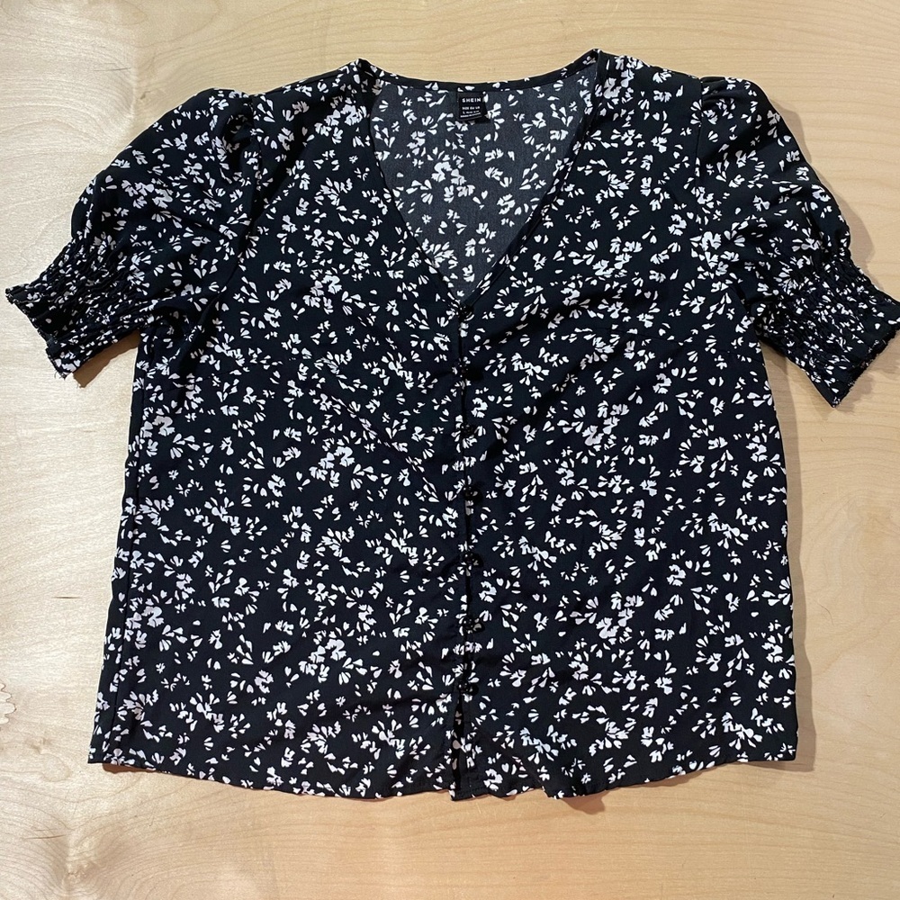 SHEIN Black and White Floral Blouse Large (JC)